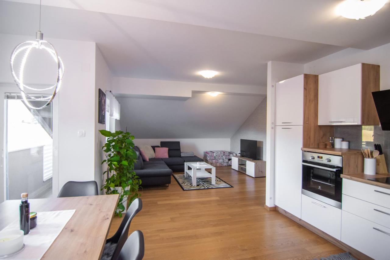 Apartma Tia Apartment